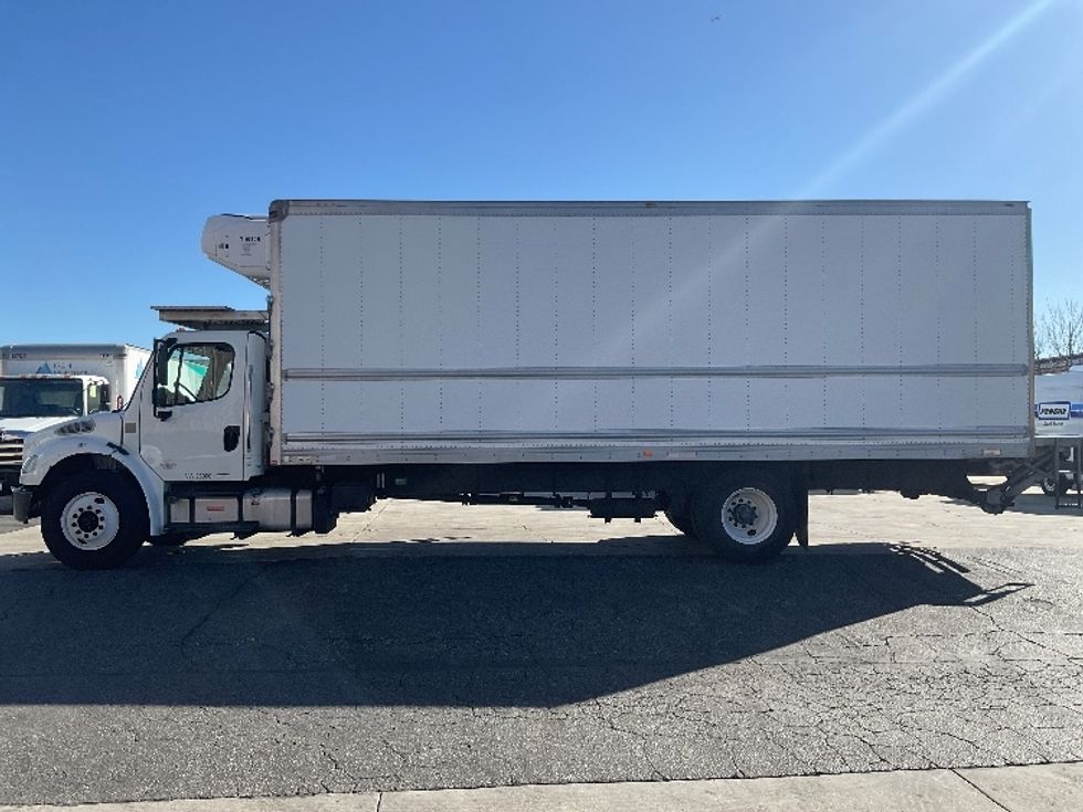 Refrigerated Truck-Light and Medium Duty Trucks-Freightliner-2020-M2-Torrance-CA-140,352\n\t\tmiles-$ 64,500 - Image 4