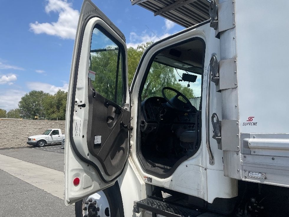 Refrigerated Truck-Light and Medium Duty Trucks-Freightliner-2020-M2-Torrance-CA-209,230\n\t\tmiles-$ 46,750 - Image 16