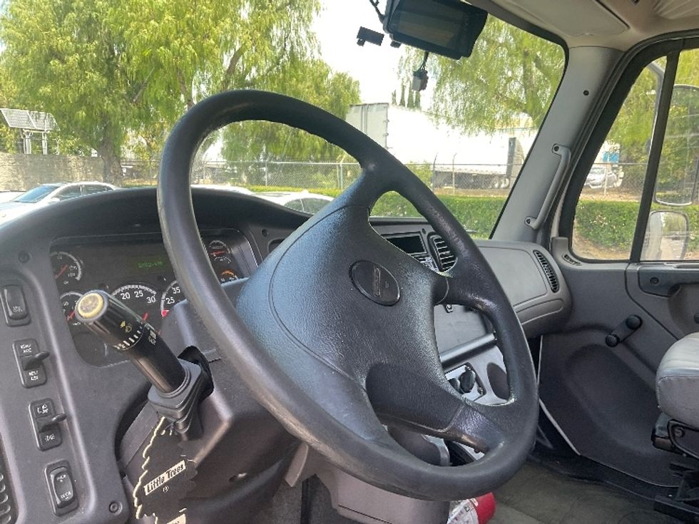 Refrigerated Truck-Light and Medium Duty Trucks-Freightliner-2020-M2-Torrance-CA-209,230\n\t\tmiles-$ 46,750 - Image 17