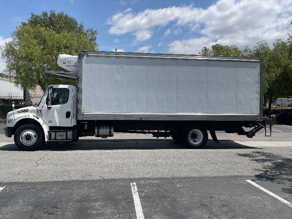 Refrigerated Truck-Light and Medium Duty Trucks-Freightliner-2020-M2-Torrance-CA-209,230\n\t\tmiles-$ 46,750 - Image 4