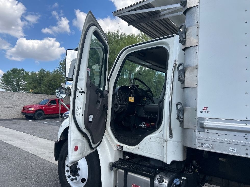 Refrigerated Truck-Light and Medium Duty Trucks-Freightliner-2020-M2-Torrance-CA-249,717\n\t\tmiles-$ 40,250 - Image 16