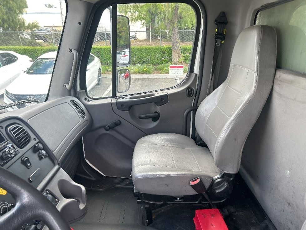 Refrigerated Truck-Light and Medium Duty Trucks-Freightliner-2020-M2-Torrance-CA-249,717\n\t\tmiles-$ 40,250 - Image 19