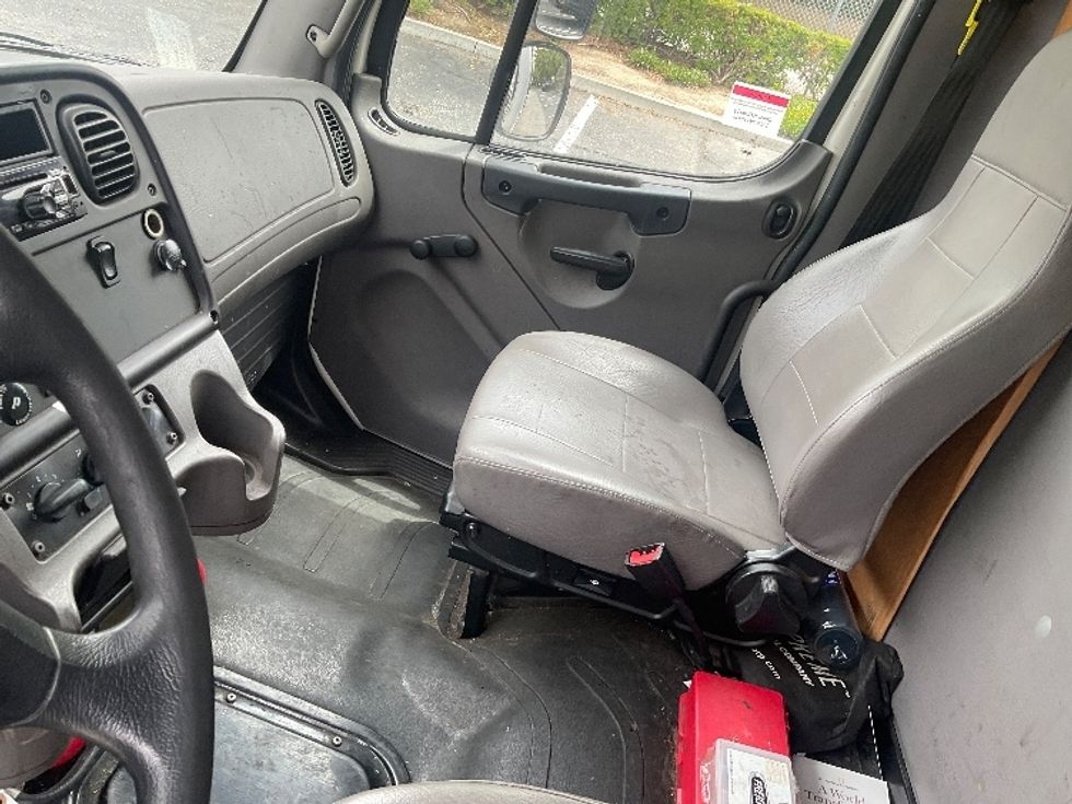Refrigerated Truck-Light and Medium Duty Trucks-Freightliner-2020-M2-Torrance-CA-260,562\n\t\tmiles-$ 39,250 - Image 19