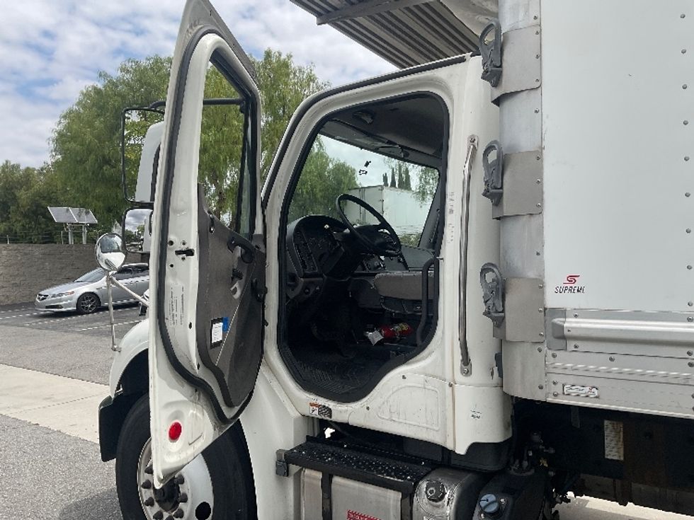 Refrigerated Truck-Light and Medium Duty Trucks-Freightliner-2020-M2-Torrance-CA-260,562\n\t\tmiles-$ 39,250 - Image 20