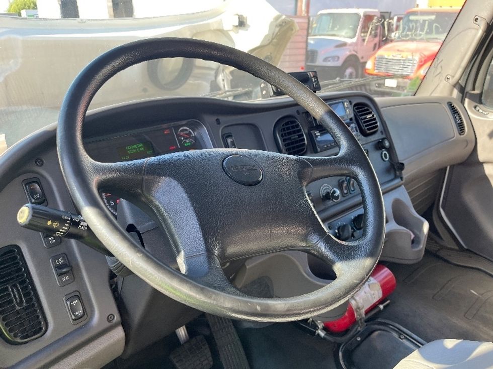 Refrigerated Truck-Light and Medium Duty Trucks-Freightliner-2020-M2-Torrance-CA-68,279\n\t\tmiles-$ 61,500 - Image 17