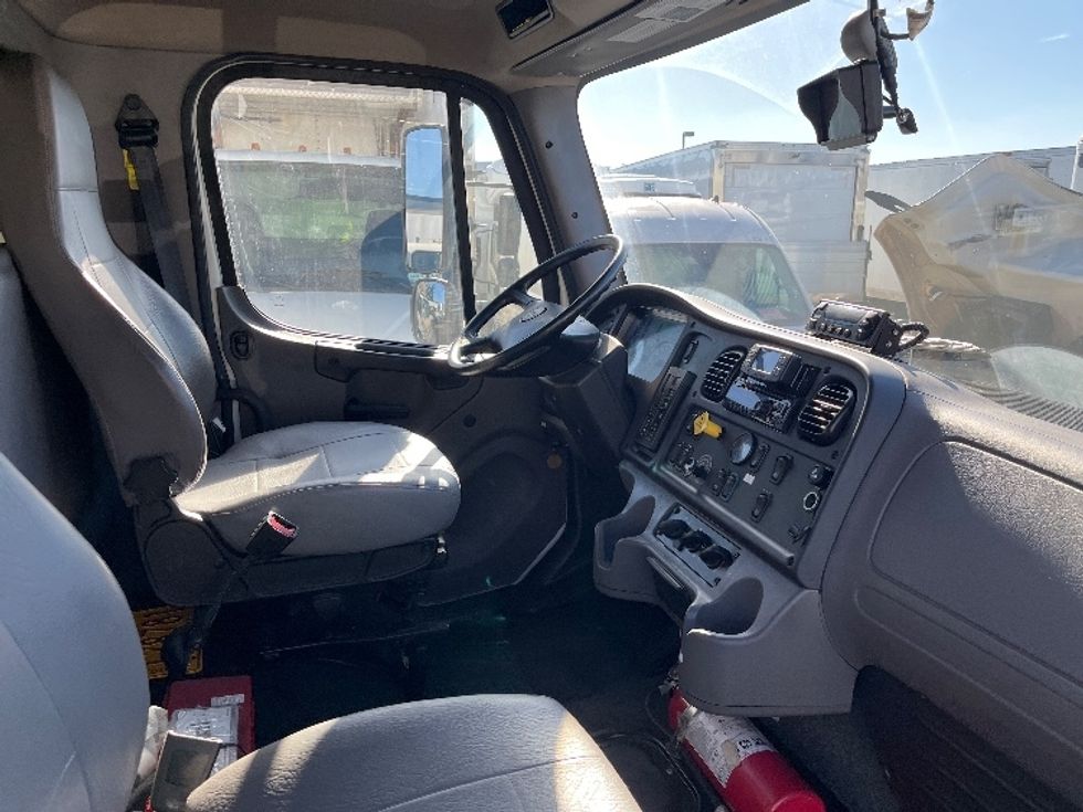 Refrigerated Truck-Light and Medium Duty Trucks-Freightliner-2020-M2-Torrance-CA-68,279\n\t\tmiles-$ 61,500 - Image 21