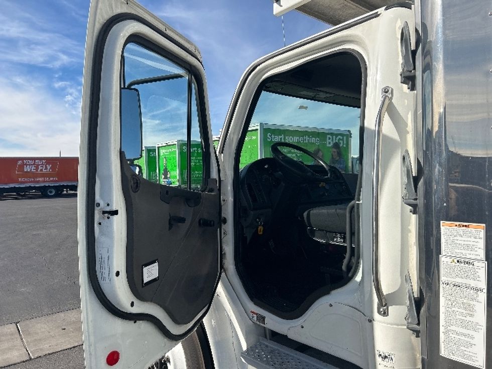 Refrigerated Truck-Light and Medium Duty Trucks-Freightliner-2020-M2-Tucson-AZ-191,599\n\t\tmiles-$ 61,000 - Image 16