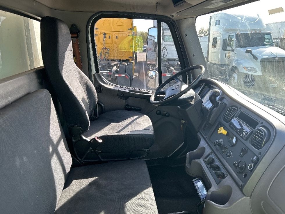 Refrigerated Truck-Light and Medium Duty Trucks-Freightliner-2020-M2-Tucson-AZ-191,599\n\t\tmiles-$ 61,000 - Image 22