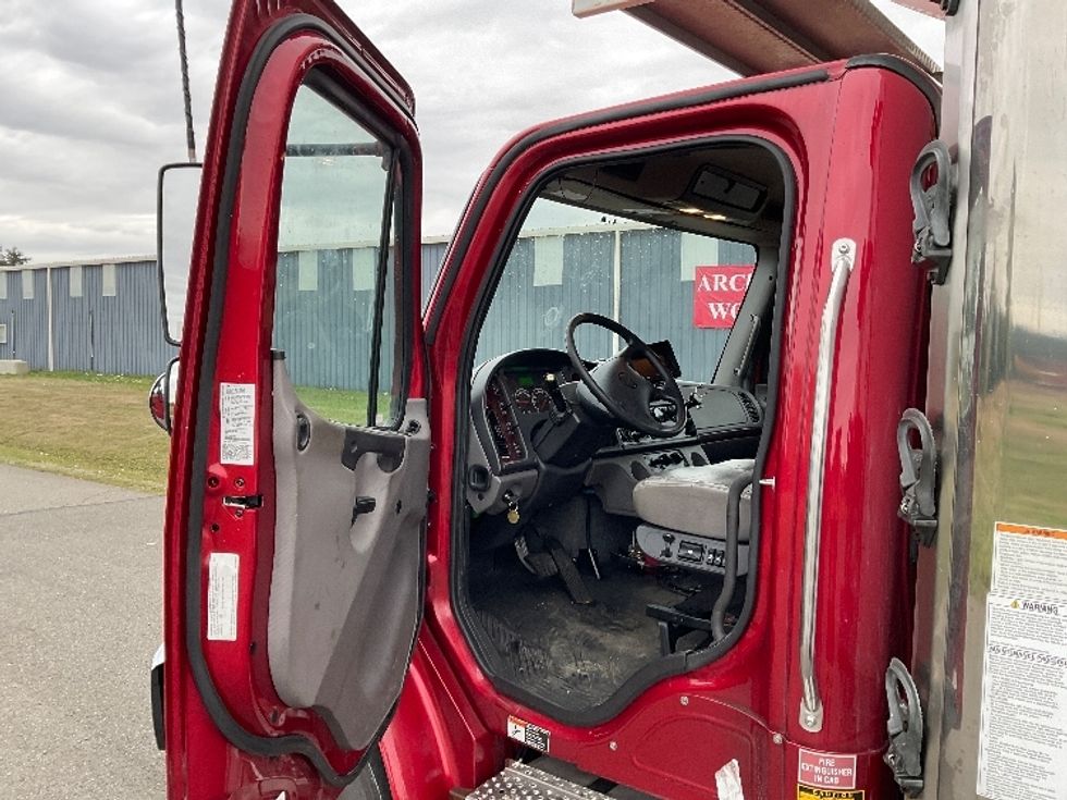 Refrigerated Truck-Light and Medium Duty Trucks-Freightliner-2020-M2-Tukwila-WA-194,674\n\t\tmiles-$ 46,250 - Image 15