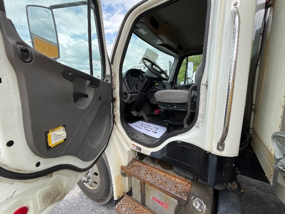 Refrigerated Truck-Light and Medium Duty Trucks-Freightliner-2020-M2-Watertown-NY-171,155\n\t\tmiles-$ 43,000 - Image 15