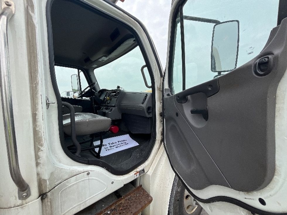 Refrigerated Truck-Light and Medium Duty Trucks-Freightliner-2020-M2-Watertown-NY-171,155\n\t\tmiles-$ 43,000 - Image 19