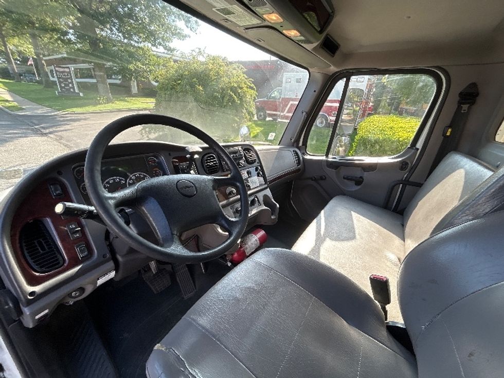 Refrigerated Truck-Light and Medium Duty Trucks-Freightliner-2020-M2-West Babylon-NY-176,161\n\t\tmiles-$ 53,500 - Image 17