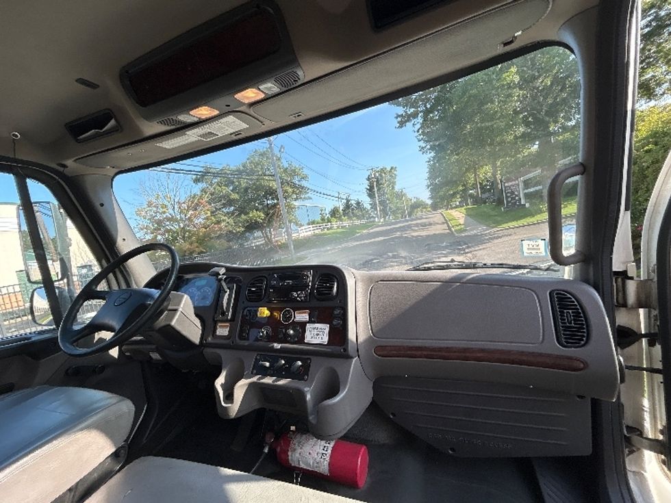 Refrigerated Truck-Light and Medium Duty Trucks-Freightliner-2020-M2-West Babylon-NY-176,161\n\t\tmiles-$ 53,500 - Image 21