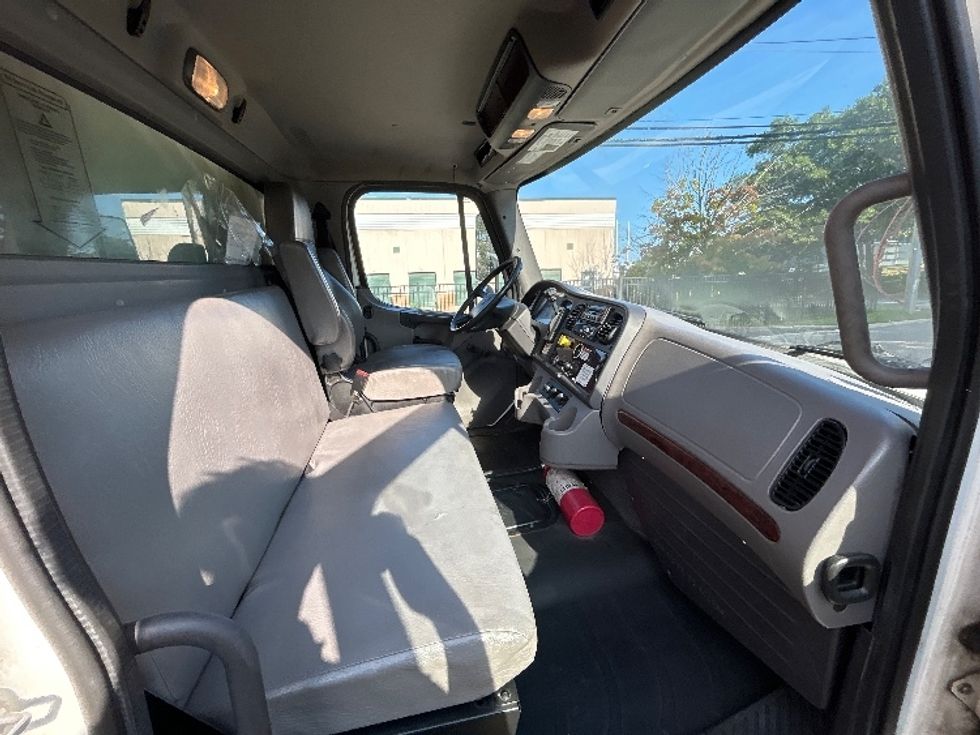 Refrigerated Truck-Light and Medium Duty Trucks-Freightliner-2020-M2-West Babylon-NY-176,161\n\t\tmiles-$ 53,500 - Image 22