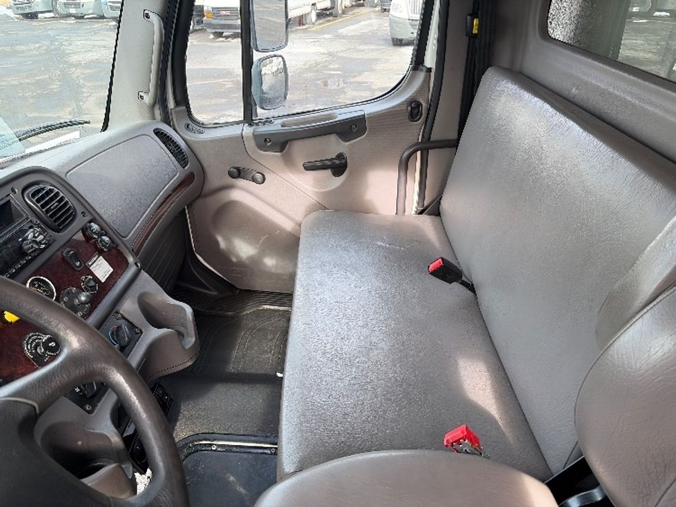 Refrigerated Truck-Light and Medium Duty Trucks-Freightliner-2020-M2-West Babylon-NY-197,419\n\t\tmiles-$ 51,750 - Image 19