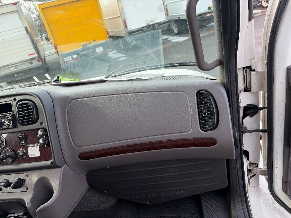 Refrigerated Truck-Light and Medium Duty Trucks-Freightliner-2020-M2-West Babylon-NY-197,419\n\t\tmiles-$ 51,750 - Image 22