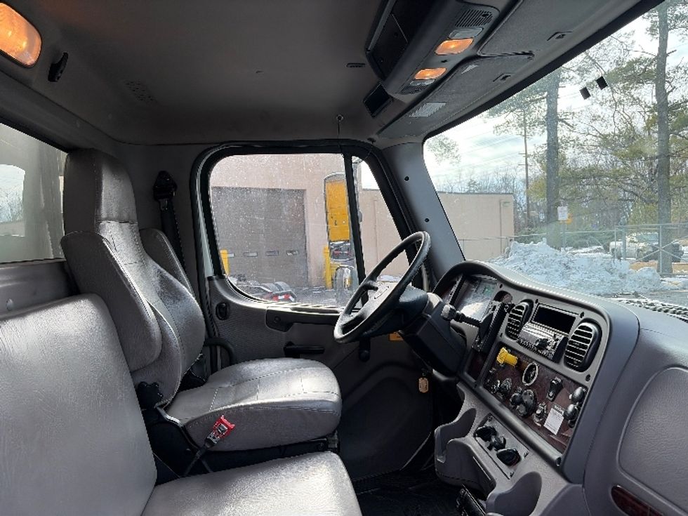 Refrigerated Truck-Light and Medium Duty Trucks-Freightliner-2020-M2-West Babylon-NY-197,419\n\t\tmiles-$ 51,750 - Image 23