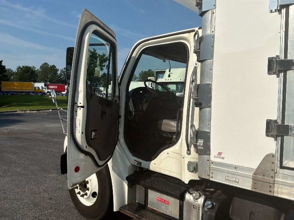 Refrigerated Truck-Light and Medium Duty Trucks-Freightliner-2020-M2-West Columbia-SC-277,424\n\t\tmiles-$ 33,000 - Image 14