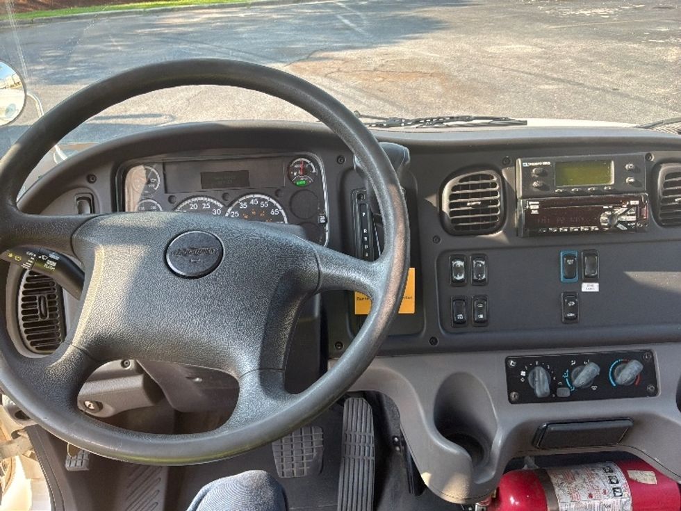 Refrigerated Truck-Light and Medium Duty Trucks-Freightliner-2020-M2-West Columbia-SC-277,424\n\t\tmiles-$ 33,000 - Image 16