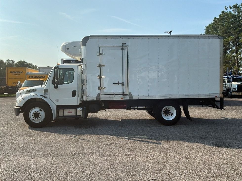 Refrigerated Truck-Light and Medium Duty Trucks-Freightliner-2020-M2-West Columbia-SC-277,424\n\t\tmiles-$ 33,000 - Image 3