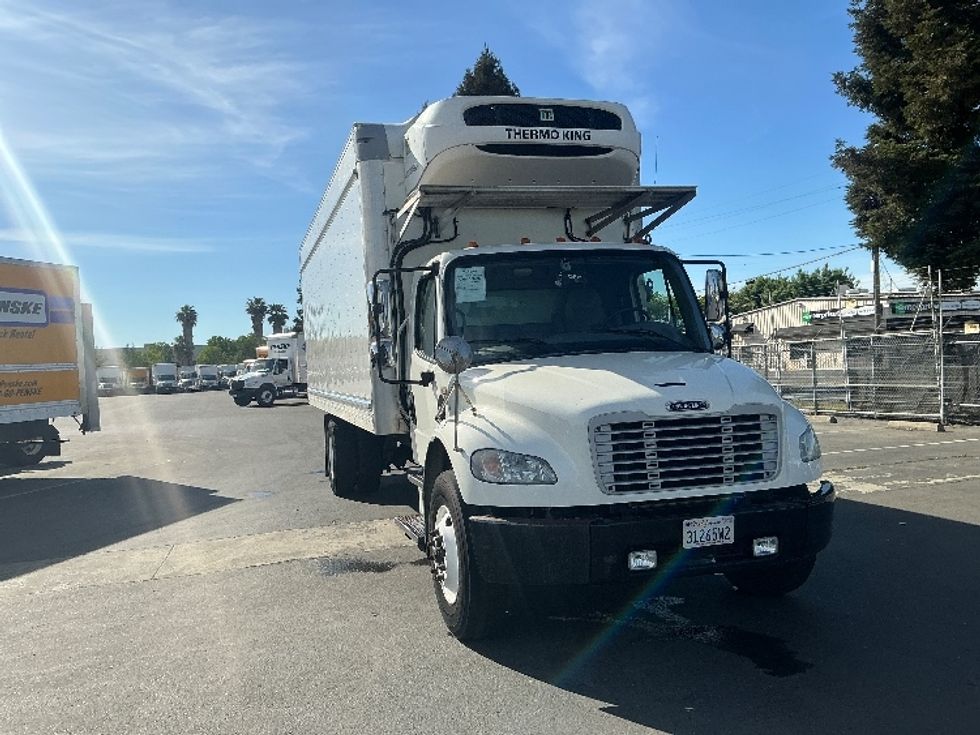 Refrigerated Truck-Light and Medium Duty Trucks-Freightliner-2020-M2-West Sacramento-CA-123,722\n\t\tmiles-$ 55,000 - Image 1