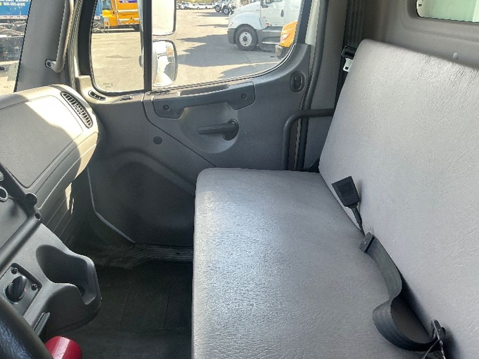 Refrigerated Truck-Light and Medium Duty Trucks-Freightliner-2020-M2-West Sacramento-CA-123,722\n\t\tmiles-$ 55,000 - Image 18