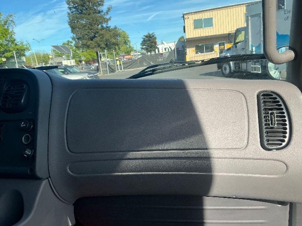 Refrigerated Truck-Light and Medium Duty Trucks-Freightliner-2020-M2-West Sacramento-CA-123,722\n\t\tmiles-$ 55,000 - Image 20