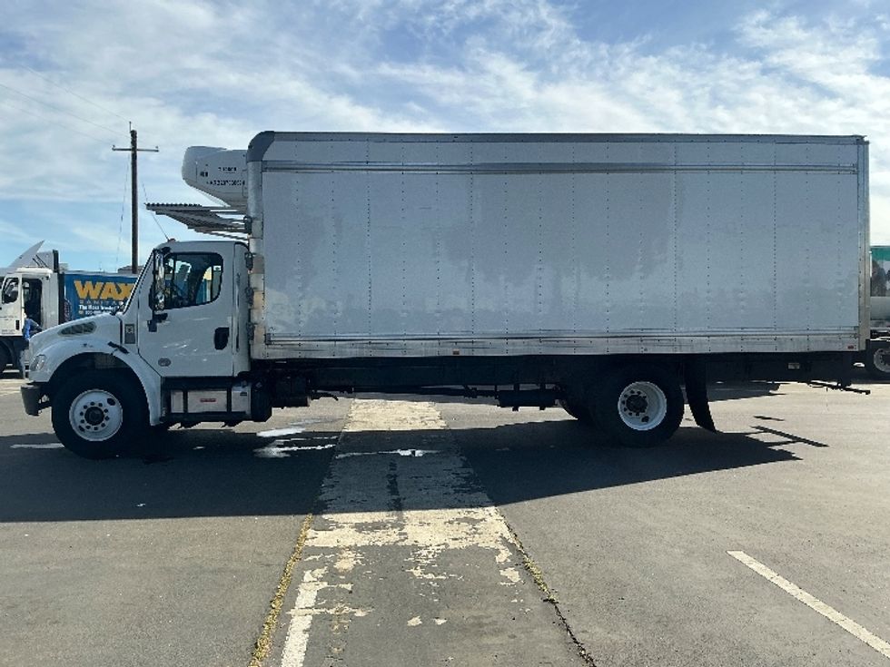 Refrigerated Truck-Light and Medium Duty Trucks-Freightliner-2020-M2-West Sacramento-CA-123,722\n\t\tmiles-$ 55,000 - Image 4