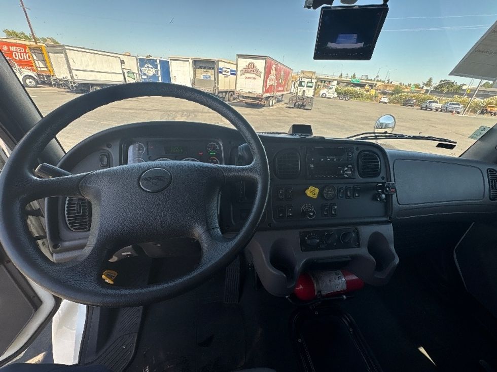 Refrigerated Truck-Light and Medium Duty Trucks-Freightliner-2020-M2-West Sacramento-CA-173,236\n\t\tmiles-$ 55,500 - Image 17