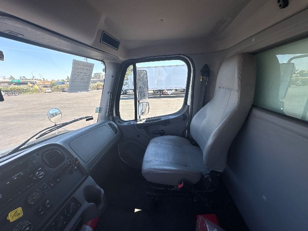 Refrigerated Truck-Light and Medium Duty Trucks-Freightliner-2020-M2-West Sacramento-CA-173,236\n\t\tmiles-$ 55,500 - Image 18