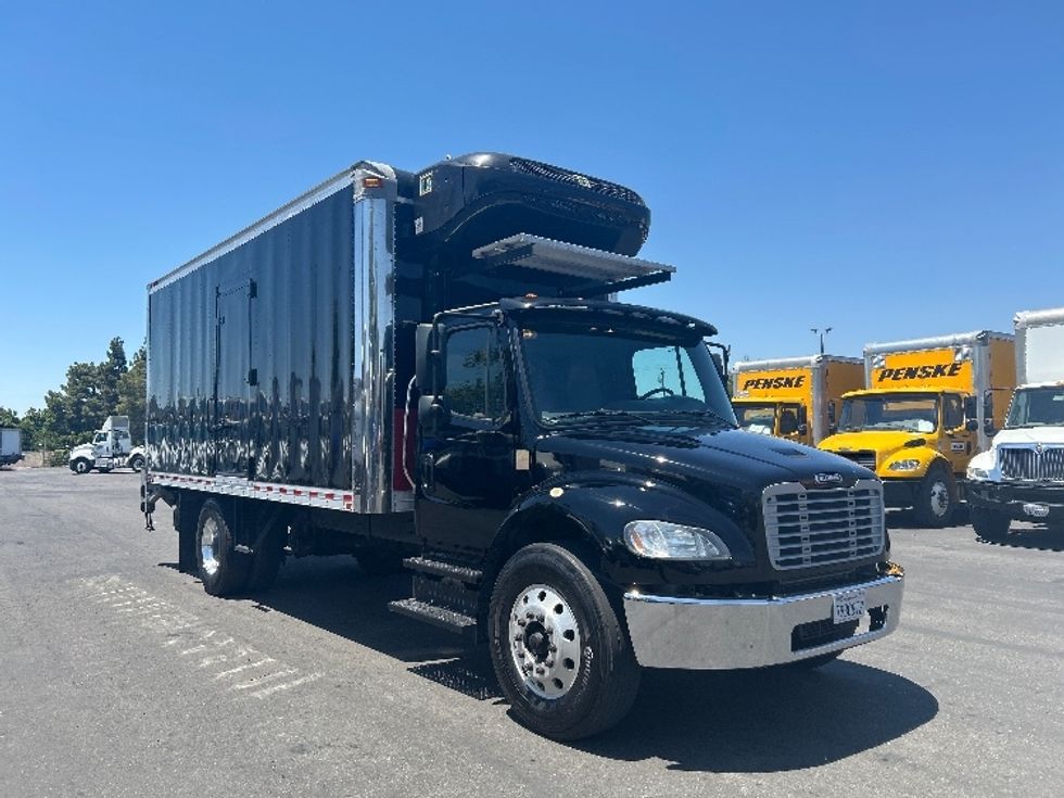 Refrigerated Truck-Light and Medium Duty Trucks-Freightliner-2020-M2-West Sacramento-CA-177,819\n\t\tmiles-$ 51,750 - Image 1