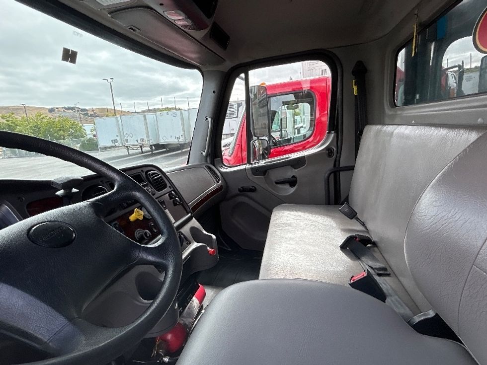 Refrigerated Truck-Light and Medium Duty Trucks-Freightliner-2020-M2-West Sacramento-CA-177,819\n\t\tmiles-$ 51,750 - Image 19