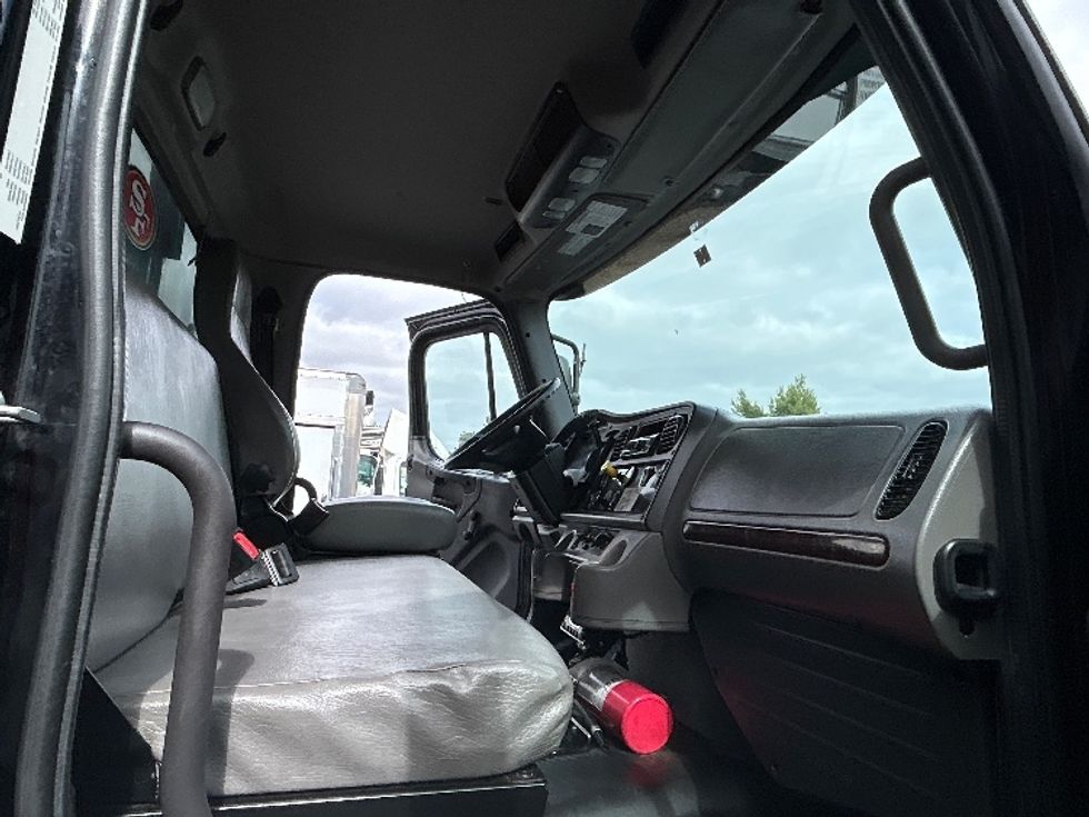 Refrigerated Truck-Light and Medium Duty Trucks-Freightliner-2020-M2-West Sacramento-CA-177,819\n\t\tmiles-$ 51,750 - Image 20