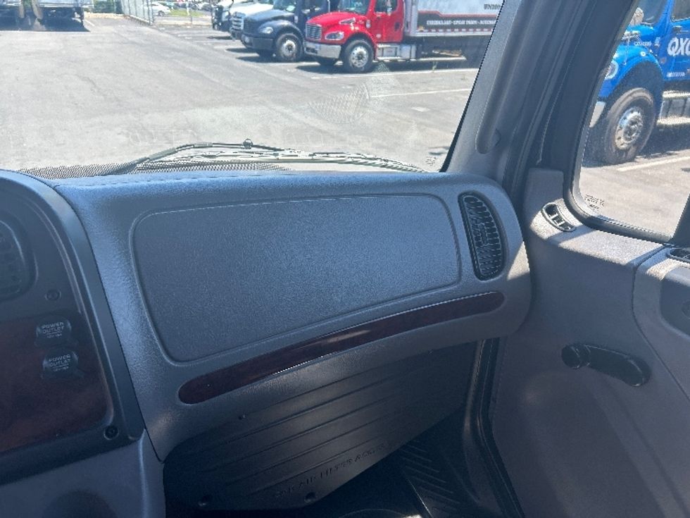 Refrigerated Truck-Light and Medium Duty Trucks-Freightliner-2020-M2-West Sacramento-CA-177,819\n\t\tmiles-$ 51,750 - Image 21
