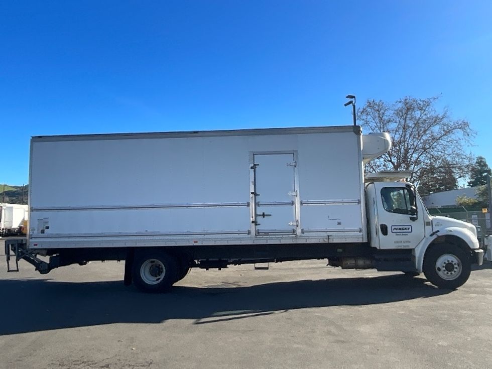 Refrigerated Truck-Light and Medium Duty Trucks-Freightliner-2020-M2-West Sacramento-CA-178,597\n\t\tmiles-$ 59,250 - Image 15
