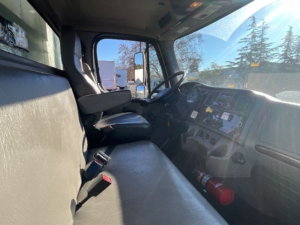 Refrigerated Truck-Light and Medium Duty Trucks-Freightliner-2020-M2-West Sacramento-CA-178,597\n\t\tmiles-$ 59,250 - Image 22