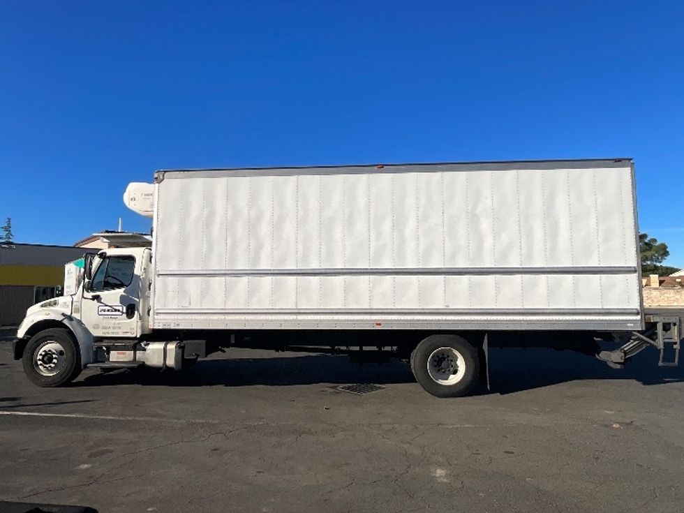 Refrigerated Truck-Light and Medium Duty Trucks-Freightliner-2020-M2-West Sacramento-CA-178,597\n\t\tmiles-$ 59,250 - Image 4
