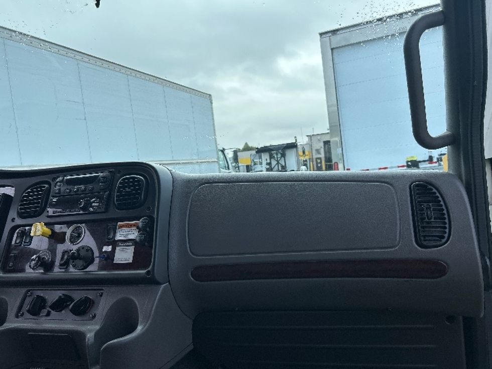 Refrigerated Truck-Light and Medium Duty Trucks-Freightliner-2020-M2-West Sacramento-CA-199,916\n\t\tmiles-$ 56,250 - Image 21