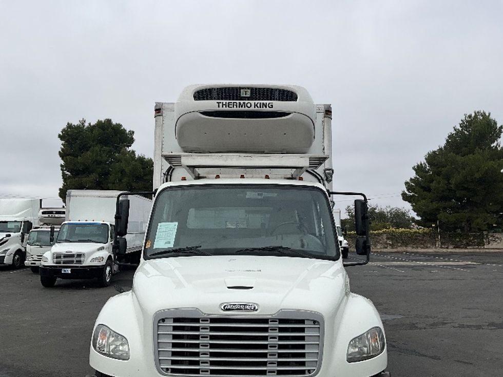 Refrigerated Truck-Light and Medium Duty Trucks-Freightliner-2020-M2-West Sacramento-CA-202,507\n\t\tmiles-$ 55,250 - Image 2
