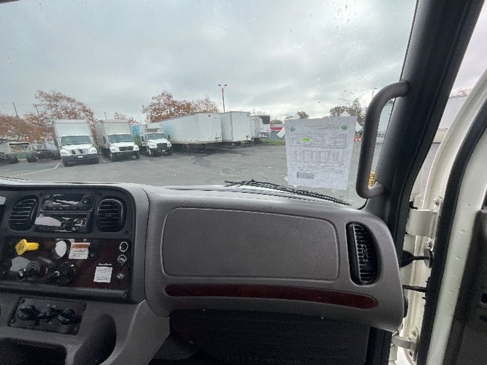 Refrigerated Truck-Light and Medium Duty Trucks-Freightliner-2020-M2-West Sacramento-CA-202,507\n\t\tmiles-$ 55,250 - Image 21
