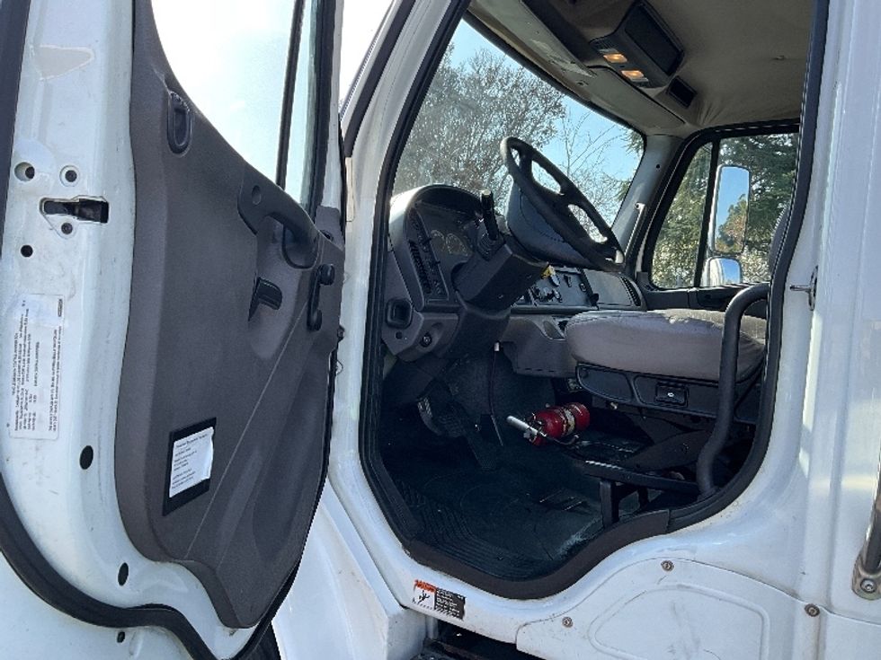Refrigerated Truck-Light and Medium Duty Trucks-Freightliner-2020-M2-West Sacramento-CA-227,605\n\t\tmiles-$ 52,750 - Image 16