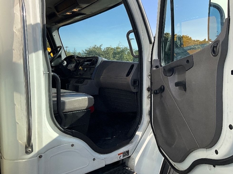 Refrigerated Truck-Light and Medium Duty Trucks-Freightliner-2020-M2-West Sacramento-CA-227,605\n\t\tmiles-$ 52,750 - Image 20