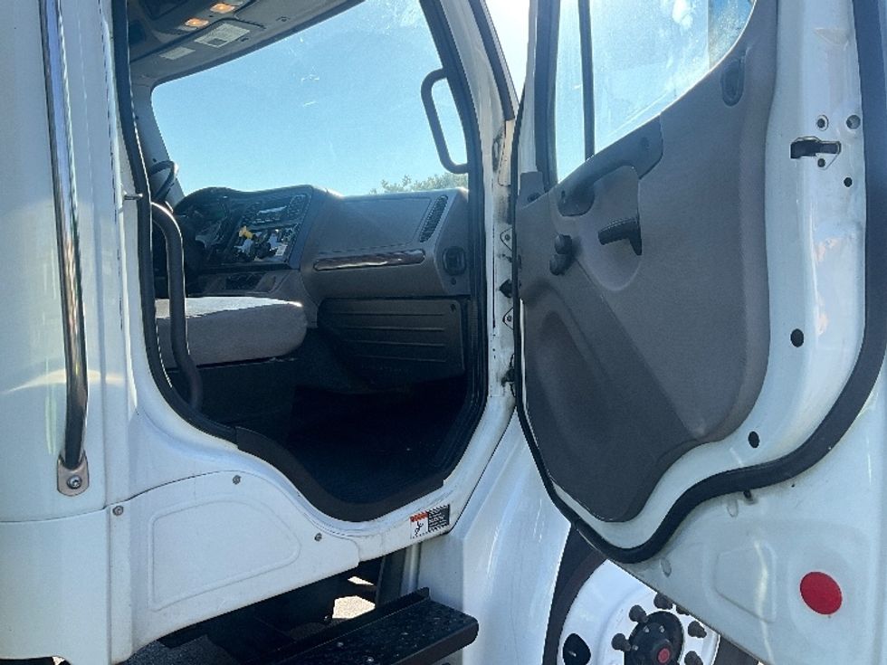 Refrigerated Truck-Light and Medium Duty Trucks-Freightliner-2020-M2-West Sacramento-CA-227,639\n\t\tmiles-$ 52,750 - Image 20