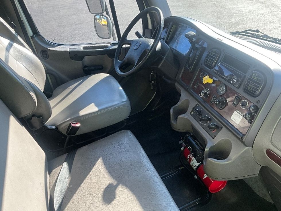 Refrigerated Truck-Light and Medium Duty Trucks-Freightliner-2020-M2-West Sacramento-CA-227,639\n\t\tmiles-$ 52,750 - Image 22