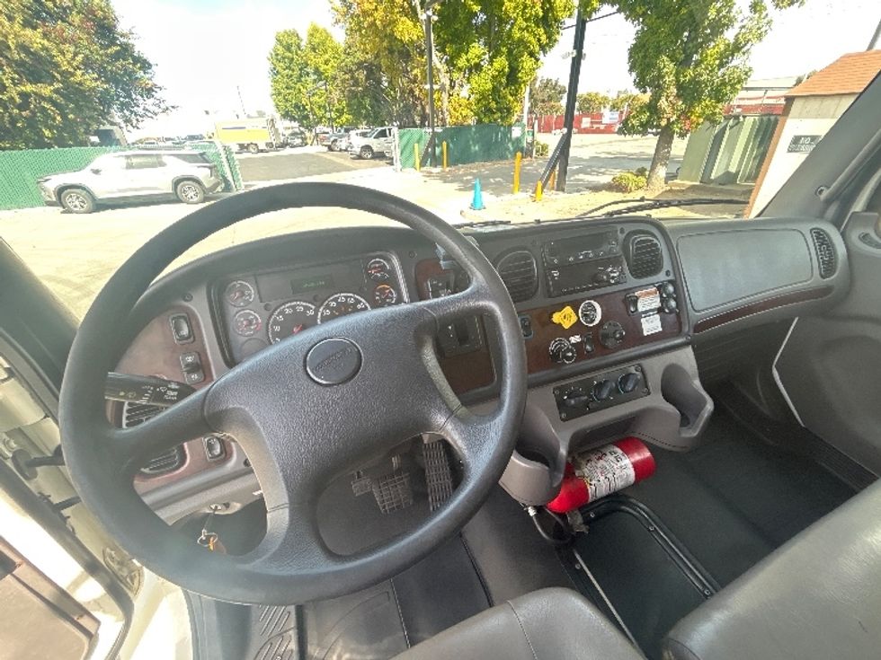 Refrigerated Truck-Light and Medium Duty Trucks-Freightliner-2020-M2-West Sacramento-CA-241,263\n\t\tmiles-$ 49,250 - Image 18