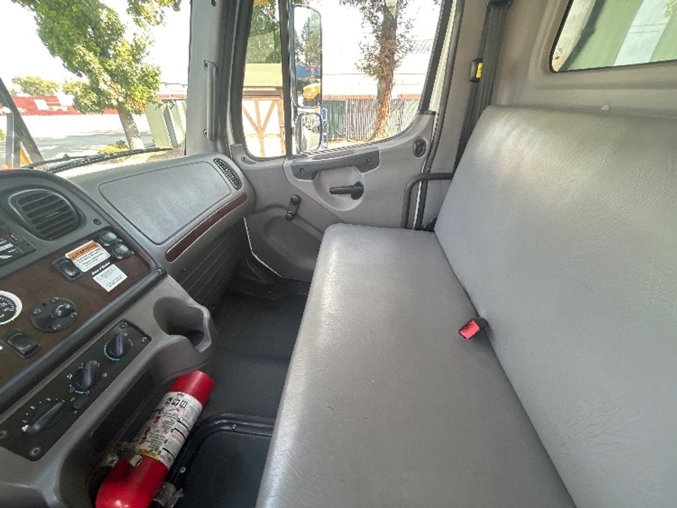Refrigerated Truck-Light and Medium Duty Trucks-Freightliner-2020-M2-West Sacramento-CA-241,263\n\t\tmiles-$ 49,250 - Image 19