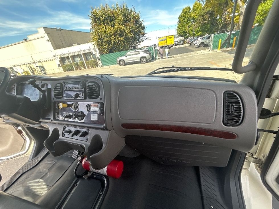 Refrigerated Truck-Light and Medium Duty Trucks-Freightliner-2020-M2-West Sacramento-CA-241,263\n\t\tmiles-$ 49,250 - Image 21