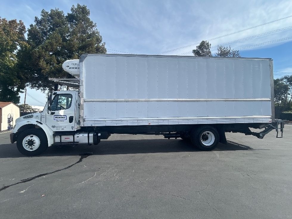 Refrigerated Truck-Light and Medium Duty Trucks-Freightliner-2020-M2-West Sacramento-CA-241,263\n\t\tmiles-$ 49,250 - Image 4