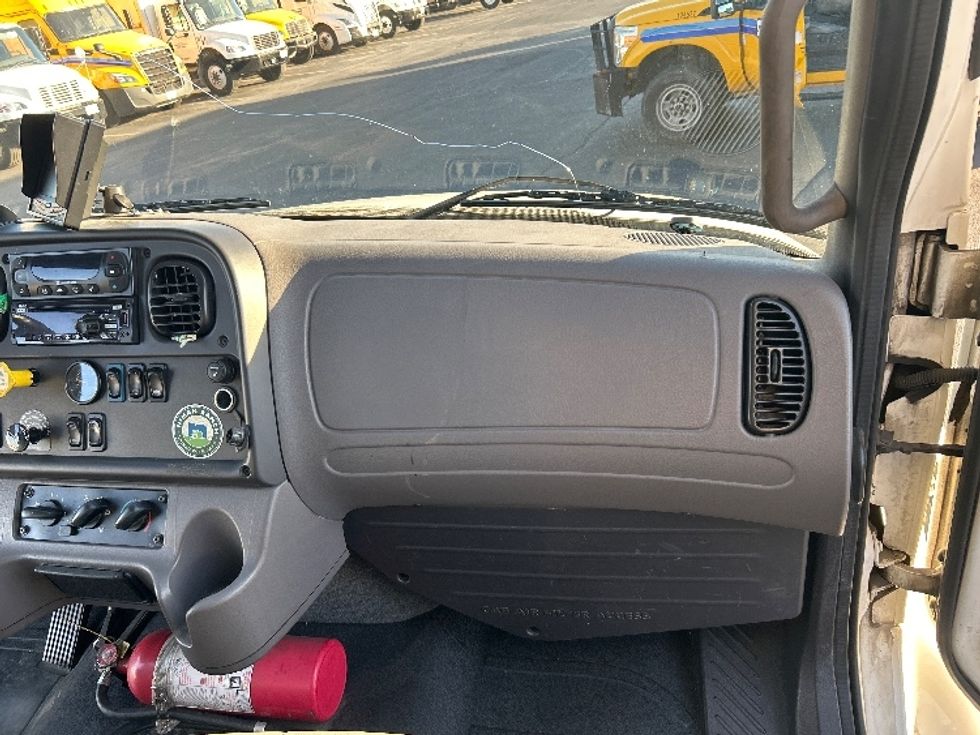 Refrigerated Truck-Light and Medium Duty Trucks-Freightliner-2020-M2-West Sacramento-CA-241,567\n\t\tmiles-$ 44,500 - Image 20