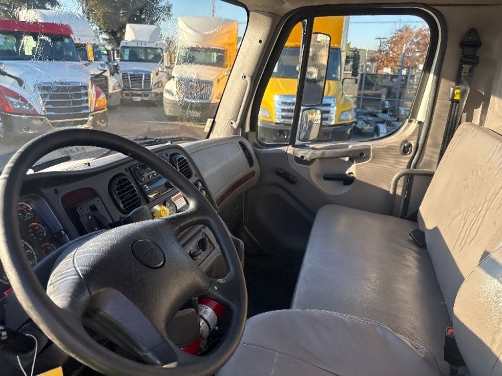 Refrigerated Truck-Light and Medium Duty Trucks-Freightliner-2020-M2-West Sacramento-CA-261,198\n\t\tmiles-$ 46,250 - Image 17